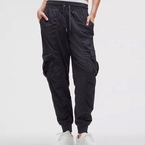 Dance Studio Relaxed-Fit Mid-Rise Cargo Jogger